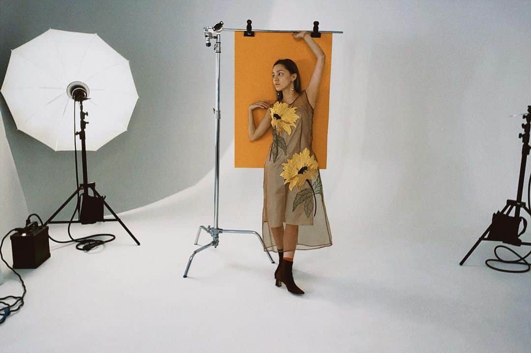 ステファニーのインスタグラム：「🌻🧡 #testshoot」