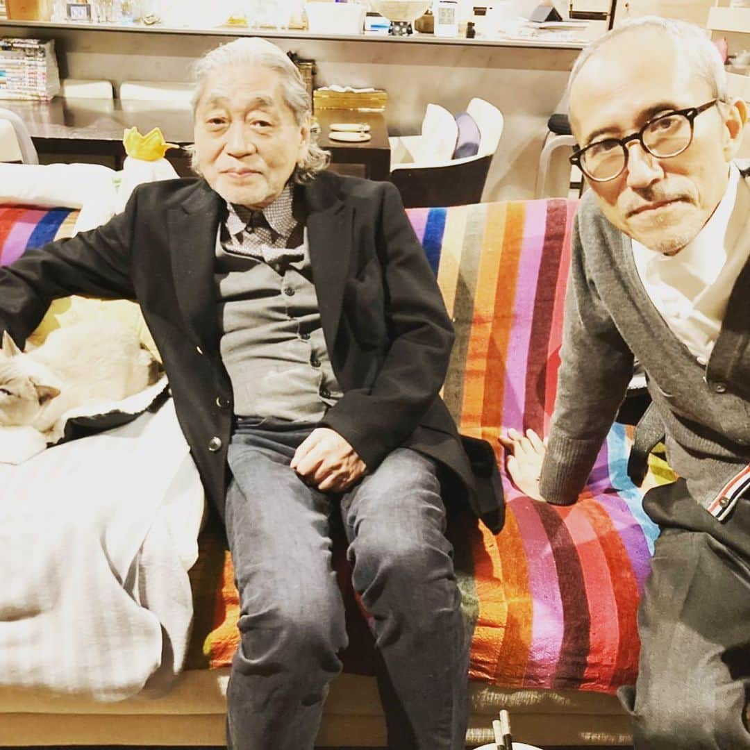 高橋幸宏さんのインスタグラム写真 - (高橋幸宏Instagram)「細野さんと本当に久しぶりに会ったよ！ 2人とも元気です。素晴らしい事かもね、、、 #haruomihosono  #yukihirotakahashi」3月17日 19時54分 - room66_yukihiro