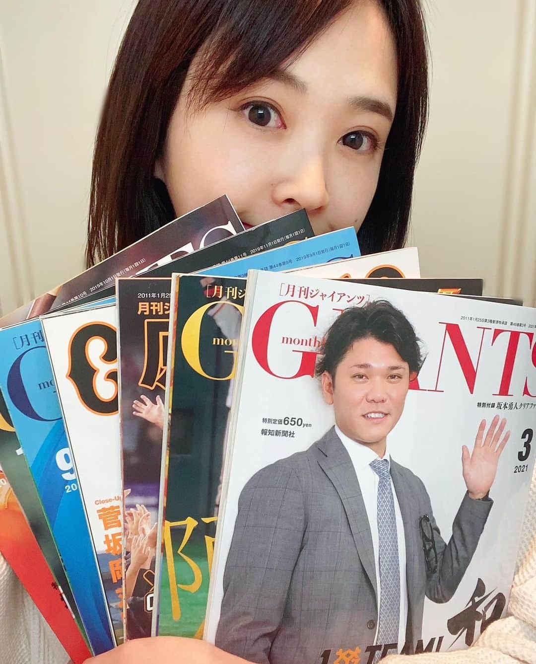 水嶋菜月のインスタグラム：「﻿ ﻿ ﻿🌸お知らせ🌸 ﻿ 毎月購入している #月刊ジャイアンツ ⚾︎﻿ ﻿ @monthlygiants  ﻿ 今月３月２４日発売の５月号から﻿ 新人場内アナウンサー３人が﻿ 月替わりの交代制で﻿ コラムを書かせていただくことになりました✨﻿ ﻿ ﻿ 毎月、是非お手に取っていただけると﻿ 嬉しいです😊🌸﻿ ﻿ よろしくお願いいたします📚✨﻿ ﻿」
