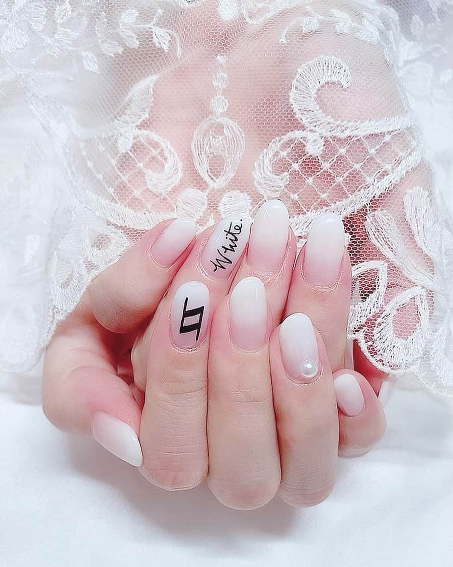 涼宮琴音のインスタグラム：「ネイルを変えました💅💎✨」