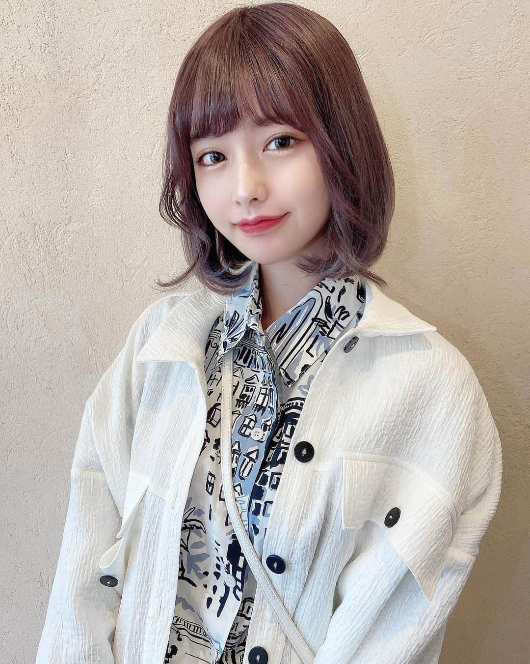 sarimaru(国木田さりまる)のインスタグラム：「またまた染めました🐈 実際見るとかなり紫が綺麗に入ってるんだ~ トリートメントもしていただいてかなり髪の毛が生き返りました💭 色落ちが楽しみ💗」