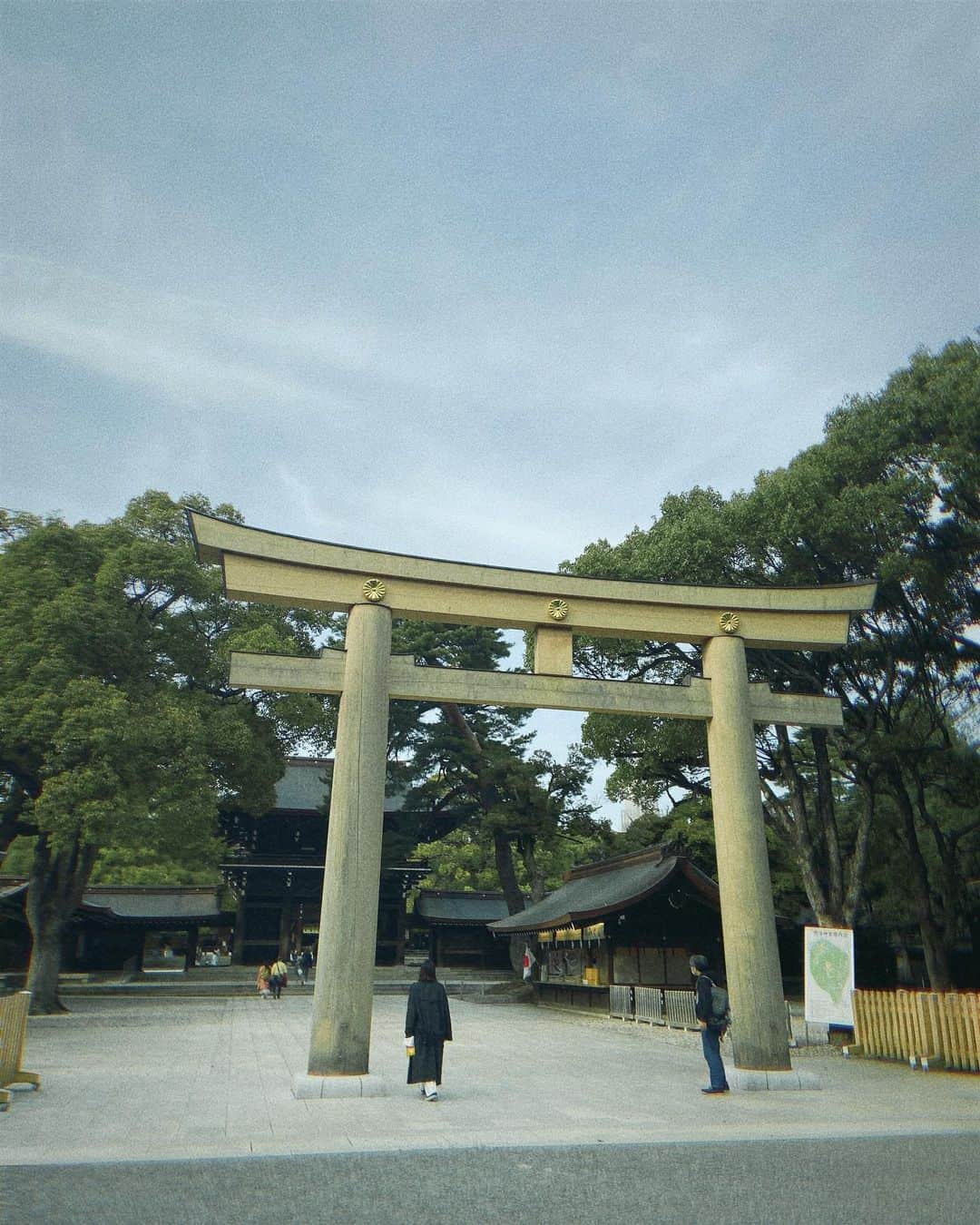 西山なずなのインスタグラム：「明治神宮行ってきた⛩」