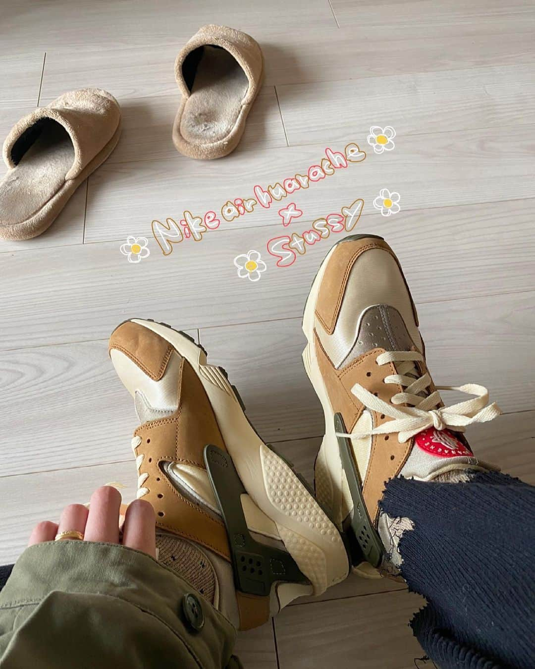 木村沙織さんのインスタグラム写真 - (木村沙織Instagram)「. スリッパジャマダッタ、、🧸🌷 . . #stussy  #nikeairhuarache」3月17日 21時52分 - saoriiiii819