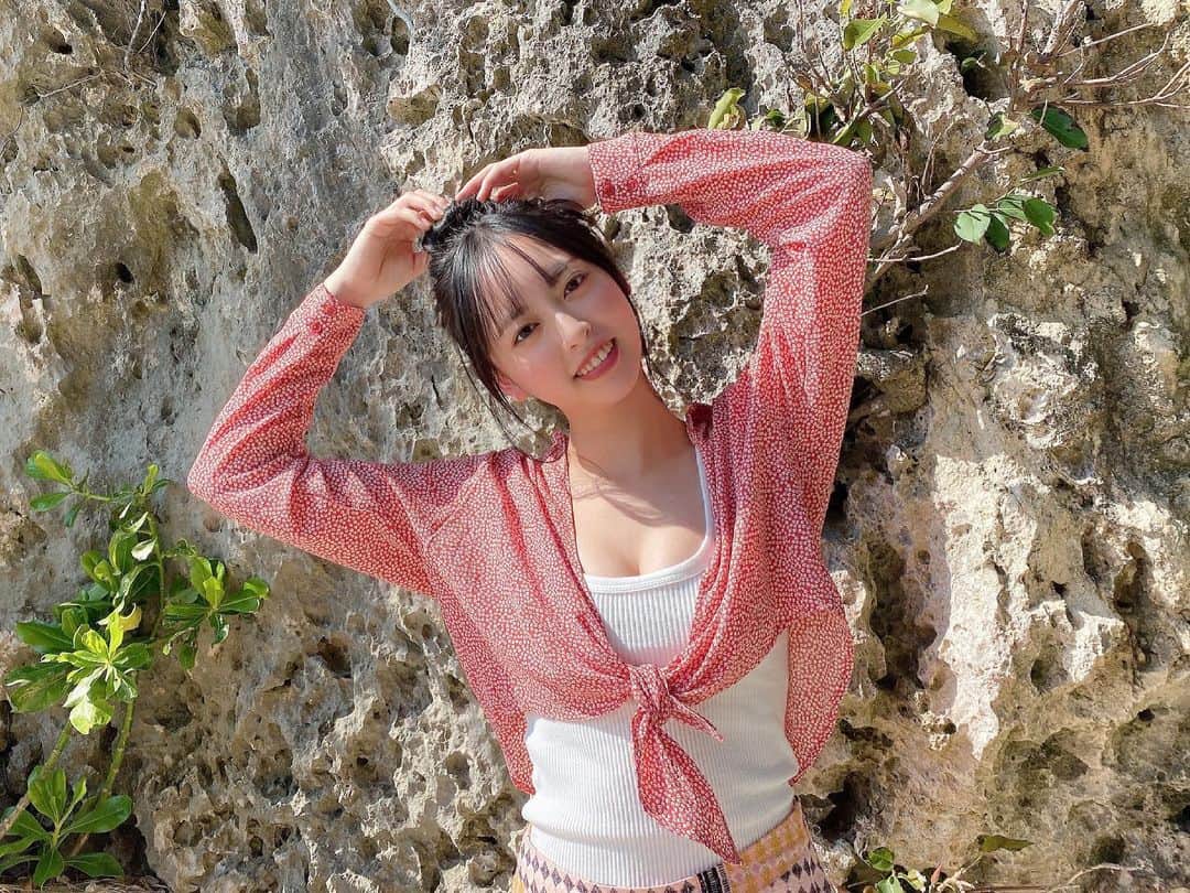 大槻りこのインスタグラム：「たくさん撮ったからいっぱい載せちゃう🏝𓈒𓂂𓏸 . . . これからもまだまだ載せてくよん︎︎︎︎✌︎︎︎︎︎✌︎ . #ミスマガジン2020 #週刊少年マガジン  #海 #グラビア #オフショット   #instagood #fyp #foryou」