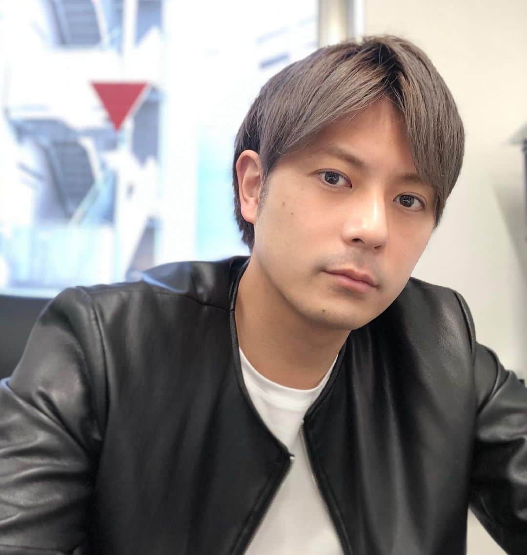 加藤慶祐さんのインスタグラム写真 - (加藤慶祐Instagram)「頑張ってる人を評価できる会社を これからも作っていきたい また社員には、評価したくなる人になってほしい。 . #会社#ビジネス#評価#人#人材#社員 #スタッフ#事業#東京#渋谷#アパレル #ブランド#ファッション #飲食#飲食事業#シャンパン#ラーメン #美容#美意識#ホワイトニング #セルフホワイトニング#脱毛 #フランチャイズ #仮面ライダー#芸能 #zara#セレクトショップ」3月18日 0時08分 - katokeisuke_official