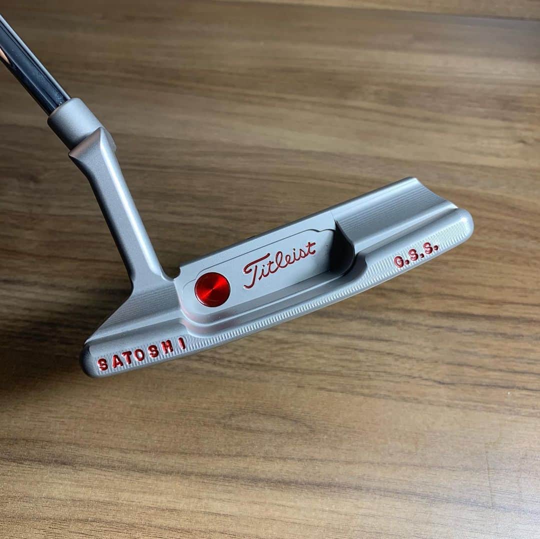 小平智のインスタグラム：「今週の相棒パター‼️ scottycameronはデザインも打感も最高だ🤩 #scottycameron #gss #titleist #今週の相棒 #パター #スコッティキャメロン #タイトリスト」