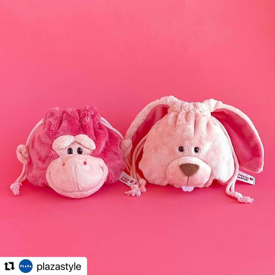 のインスタグラム：「. . こちらも @plazastyle 限定アイテムです🦍🐇💕  🏃‍♀️🏃‍♀️🏃‍♀️💨  #Repost @plazastyle with @make_repost ・・・ PLAZA・MINiPLA限定アイテム❤大人気、NICIのフィギュアフェイスポーチにピンクゴリラとピンクラビットが仲間入りしました🌈🌟つぶらな瞳がとってもキュート💕コスメを入れたり、リップクリームやポケットティッシュなど小さな物を持ち歩くのに便利です🙆‍♀️💞  NICI フィギュアフェイスポーチ ピンクゴリラ/ピンクラビット 各¥1,760(税込)  #NICI #ニキ #フィギュアフェイスポーチ #ポーチ #PINK #ピンク #PLAZA限定 #PLAZA #プラザ #MINiPLA #ミニプラ @plazastyle @nici_japan」