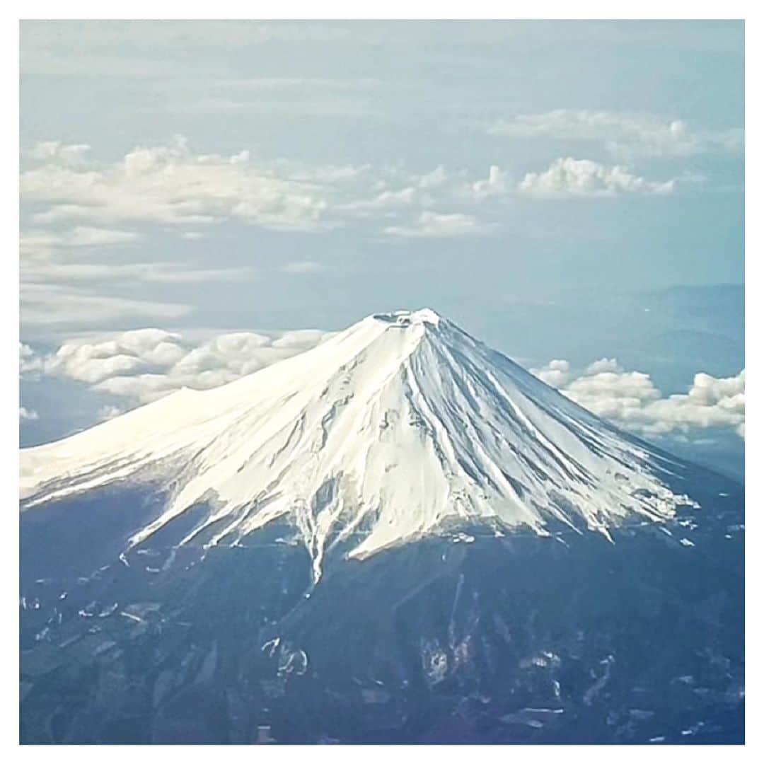 さだまさしさんのインスタグラム写真 - (さだまさしInstagram)「今日の富士山🗻 . #富士山 #さだまさし #sadamasashi」3月18日 10時12分 - sada_masashi