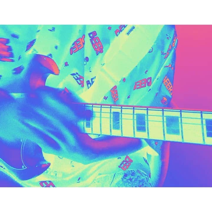 小野武正のインスタグラム：「#わしつなぎ #guitar」