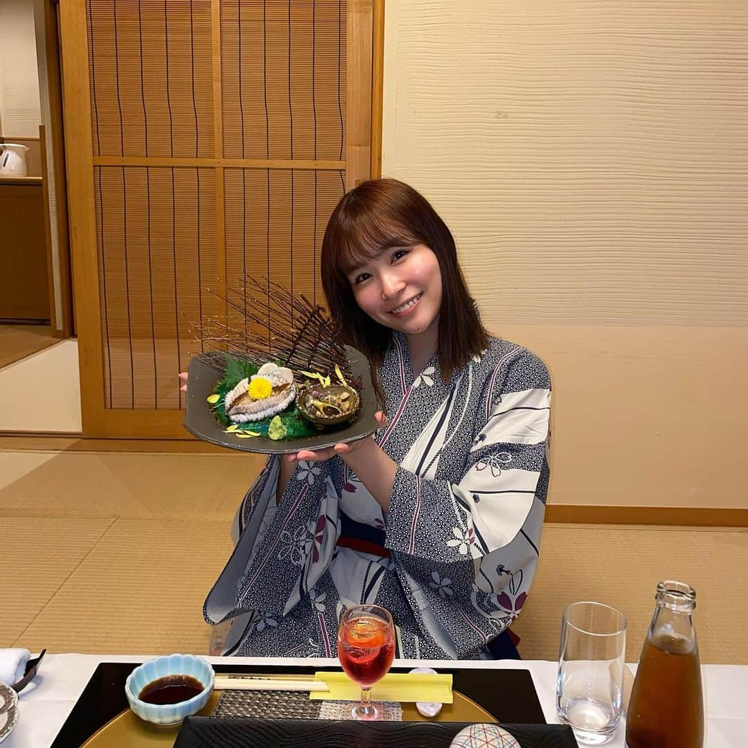 河合あすなさんのインスタグラム写真 - (河合あすなInstagram)「鮑たくさん食べれて大大大満足な河合さん🌷𓈒𓂂𓏸  #鮑の踊り焼き #大好き」3月18日 21時20分 - kawai__asuna