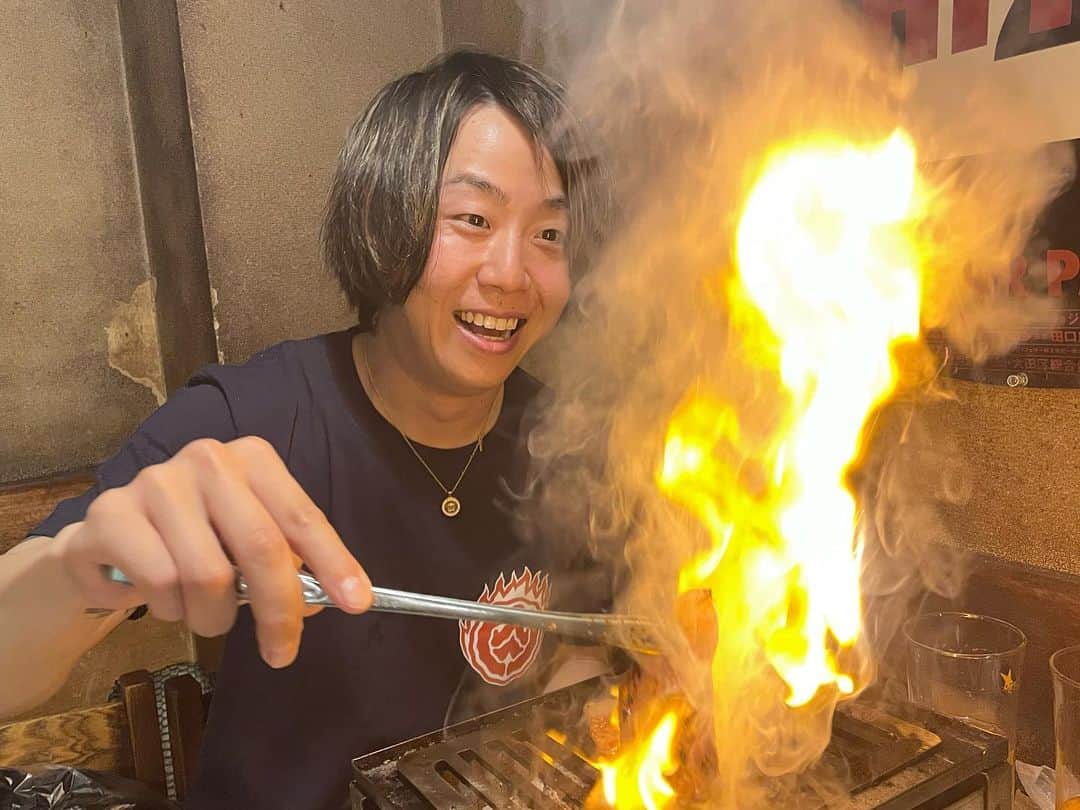 Tomoyaさんのインスタグラム写真 - (TomoyaInstagram)「夕方にお邪魔しました✨☺️ 大好きなお店🥩🥩🥩🔥🔥🔥 ゆうじさんの皿はいつも本気。 なので僕も本気で焼きます いつもありがとうございます🌈🕊  #焼肉ゆうじ #焼肉部 #肉充電」3月18日 21時35分 - tomo_10969