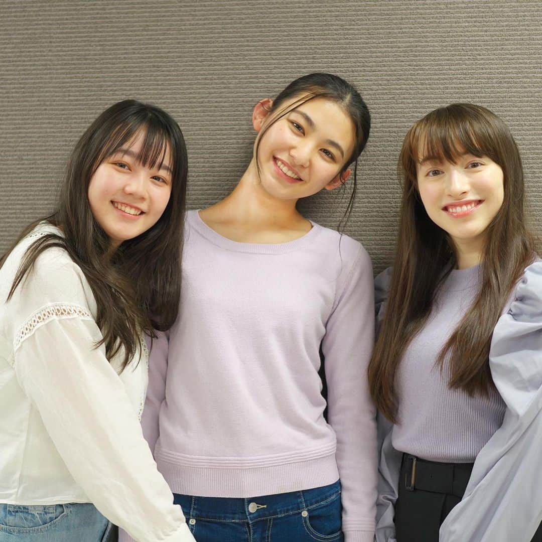 のインスタグラム：「#KANNA #REIA #EMMA  現役高校生のカンナ・レイア・エマは、どのように音楽に出会うのか⁉︎ こちらのインタビュー記事を是非ご覧ください！  〈#リーズンルッカ〉 https://note.com/lesenlucke/n/n2d69b9751cd3  3人が今聴いている音楽ベスト3をプレイリスト化！ 〈821 Spotify〉 https://open.spotify.com/playlist/26kddPr7OkjrD5pD9SIzXE?si=NmTNNdt9S_y2d6P6ZFNenw」