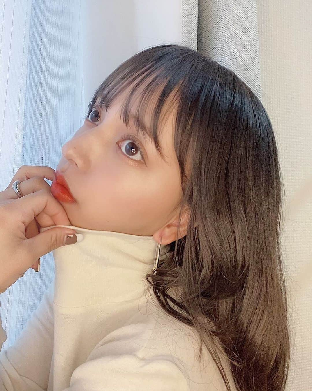 平尾優美花（ゆみちぃ）さんのインスタグラム写真 - (平尾優美花（ゆみちぃ）Instagram)「まつげくるん👀⚪️ (@kshnnnn) マスカラで盛りすぎなくてもキレイ♡  花粉で鼻やられて口呼吸になり喉も痛くって まんまと体調やられてます🥲👶🏻🏠  週末までには治るといいなあ（´-`）.｡oO」3月18日 22時15分 - hirao_yumika