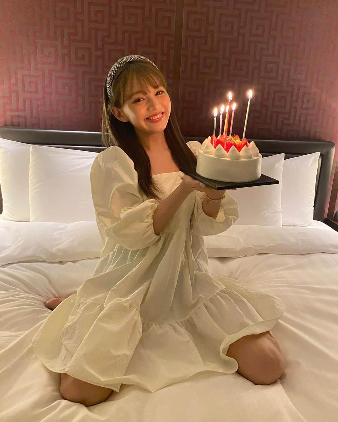 吉木千沙都（ちぃぽぽ）さんのインスタグラム写真 - (吉木千沙都（ちぃぽぽ）Instagram)「🎂🥂🐻‍❄️🕯🤍💭２４」3月18日 22時25分 - popochan318