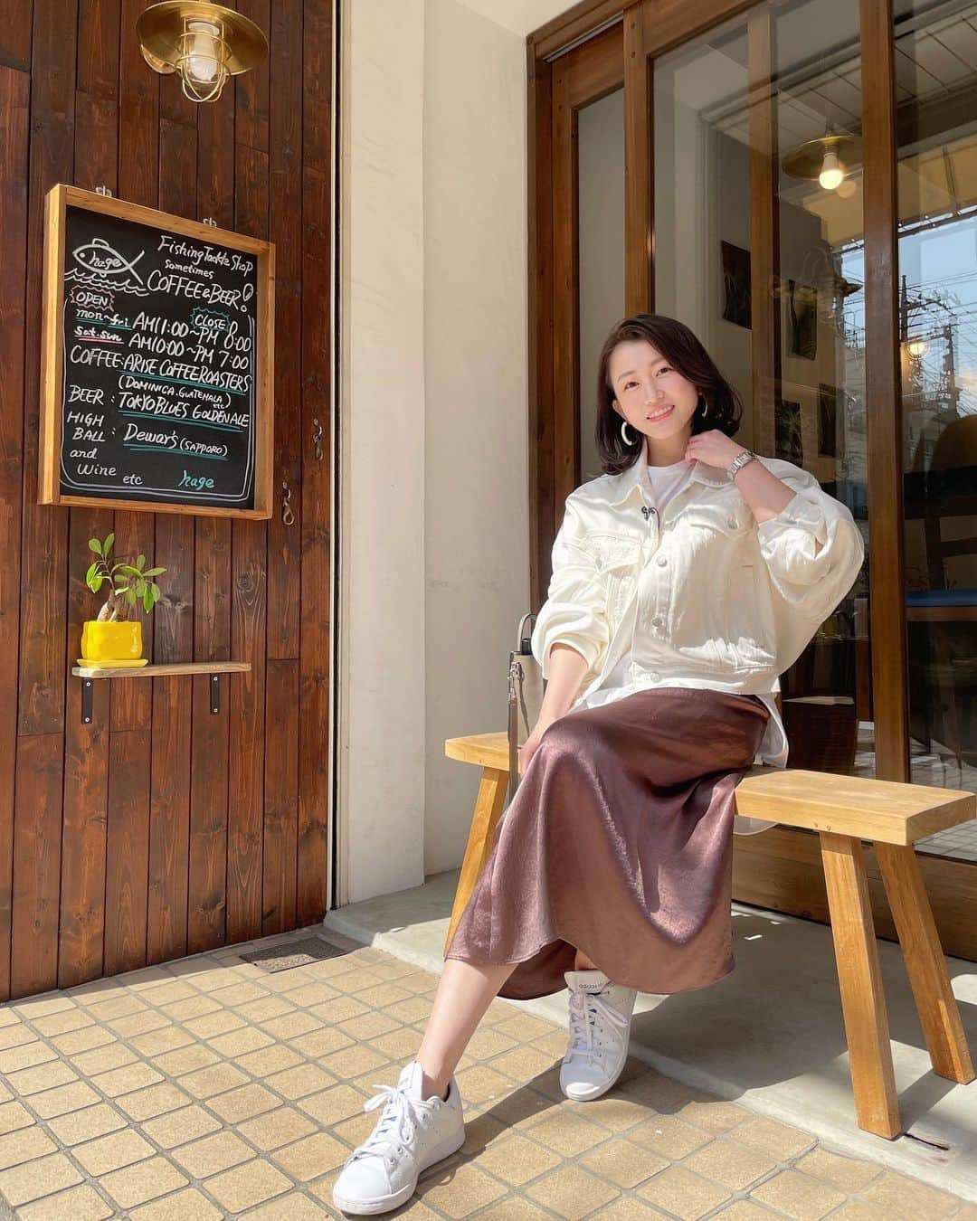 津田麻莉奈さんのインスタグラム写真 - (津田麻莉奈Instagram)「ただいま、ロケ中🌞  写真撮影時以外はマスクを着用しています。  −−−−−−−−−−−−−−−−−−−−−−−−−−−−−  #ロケ #撮影 #まち歩き #お散歩 #お散歩ロケ #東京 #深川 #私服 #tokyo #ootd #まりなる #津田麻莉奈」3月18日 13時36分 - tsudamarinal