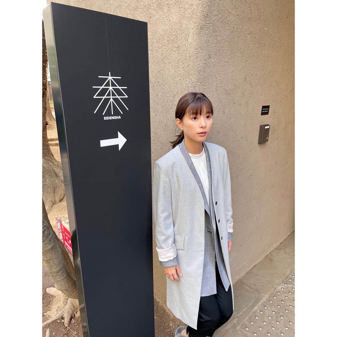 芳根京子さんのインスタグラム写真 - (芳根京子Instagram)「日々、撮影しているのですが 放送はまだ少し先だし 写真出すタイミング見計らってます。 でも私の携帯には現場の写真しかない。 現場以外の写真がない。  つまりインスタに載せることのできる写真が本当にない。  てことで当たり障りのなさそうな現場での写真を見つけました。  でも今日は別の撮影だったんだー。 ははは！おたのしみに🏃‍♀️🏃‍♀️🏃‍♀️ どきどきどきどきどきどき  #ドラマ10 #半径5メートル」3月18日 16時24分 - yoshinekyoko