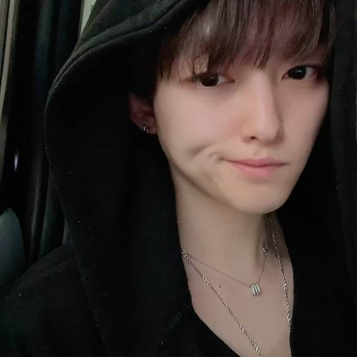 のインスタグラム：「. ちゃいろだよお✩.*˚」