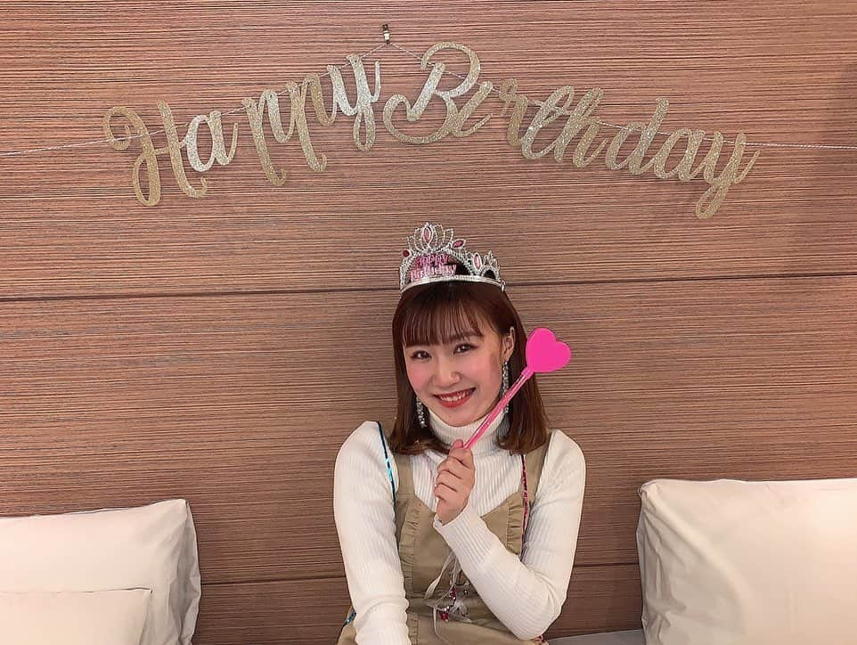 甲田友莉子のインスタグラム：「. だいぶ前、、、😬😬 ありさがお祝いしてくれた時の❤️ . #merci」