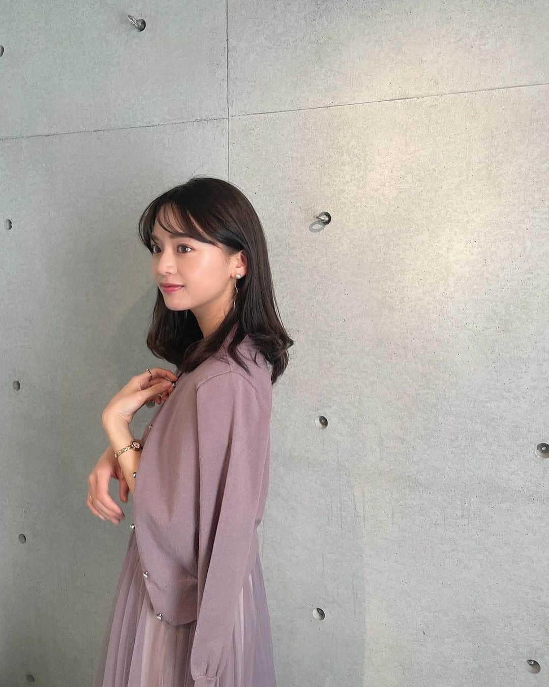 森山紗希さんのインスタグラム写真 - (森山紗希Instagram)「春服🌸  最近は花粉症と戦う日々... 春が来て嬉しいような辛いような🥲  ワンピース　@and.couture エレガントにしたい時はこれ一枚で 完成✨ #今日のコーデ #コーデ #春服 #春コーデ #ワンピース #ワンピースコーデ #チュールスカート #肩掛け #春色カラー #全身 #AndCourure #アンドクチュール　#PR」3月18日 18時45分 - morisaki0404