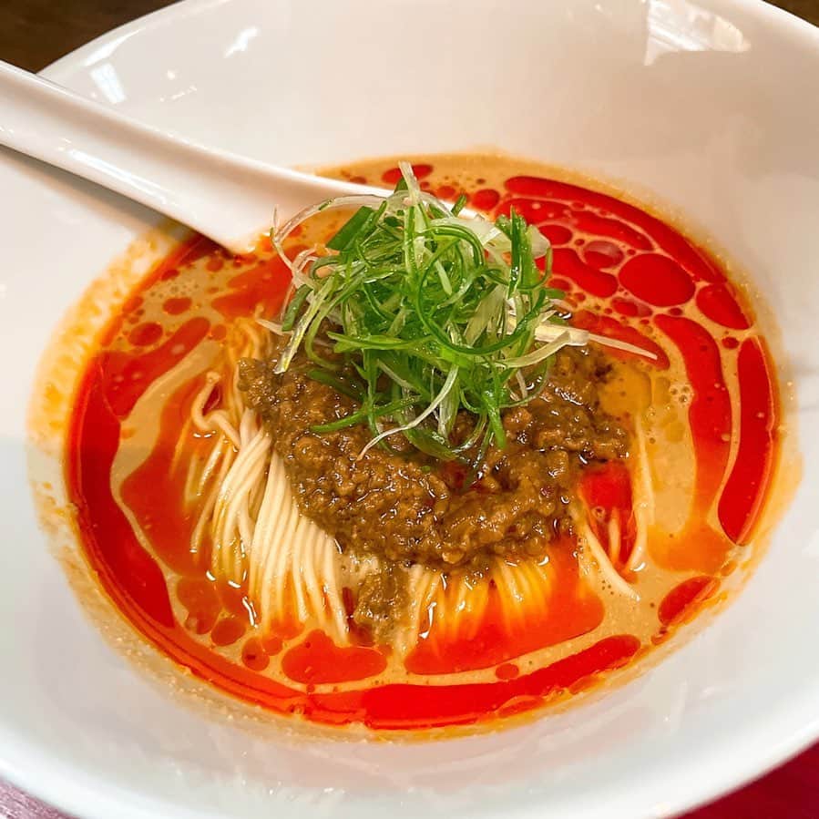 しみけんのインスタグラム：「最高の坦々麺と出会いました🤤💕﻿ ﻿ #神保町黒須」