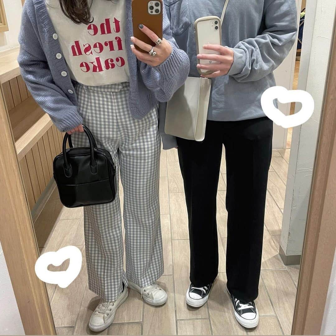 のインスタグラム：「春コーデの主役は【パステルチェック】🌸🍃⁣ ......⁣ もうすぐ待ちに待った春がやってくるね🌸🌿そろそろ春服が欲しくなってくる頃...🤔💭この春まずGETしておきたいのが【パステルチェック】のアイテムだよ💐⁣ カラフルな柄アイテムはコーデの主役になること間違いなし💫特にギンガムチェックのアイテムが春っぽくておすすめだよ🌷ニット素材なら今すぐ取り入れられるはず👌👌⁣ 一見難しそうなアイテムだけど、コーデ全体を淡い色合いで統一すれば今っぽコーデが完成するよ💫パステルチェックで一足早く春気分をたのしんでね🎨🌈⁣ ❣❣❣❣❣⁣ サイトやSNSで掲載させていただくお写真募集中😘📸⁣ かわいいコーデやアイテム、注目スポットなどが撮れたら、ハッシュタグ→#rili_tokyo  を付けて投稿❗⁣ ．⁣ Special Thanks💋 Photo by⁣ @_chim_0123⁣ @__ayagon__⁣ @yu_pio23⁣ @__.bellis⁣ @ayasta_gram_⁣ @mapo0509⁣ @_koron_mint⁣ @rinya5588⁣ @rira_yukari⁣ @aliy.___⁣ ⁣ .⁣ #パステルチェック #チェックコーデ #パステルコーデ #セットアップコーデ #春コーデ #2021ss #チェックパンツ #ギンガムチェック #ギンガムチェックコーデ #rili_tokyo #おしゃれさんと繋がりたい #お洒落さんと繋がりたい #ファッション #패션스타그램 #ootd #outfit」