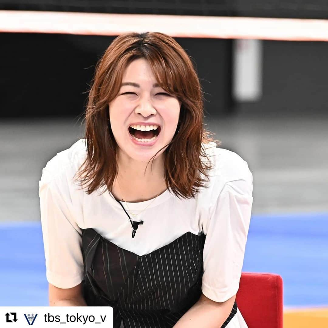 狩野舞子さんのインスタグラム写真 - (狩野舞子Instagram)「・ 本当に全部笑ってる🤣 沙織さんの笑顔はみんなを巻き込む笑顔😆（笑い方） ・ #Repost @tbs_tokyo_v with @make_repost ・・・ . . ／ 放送まであと2日📢📢 #東京VICTORY ＼  今日ご紹介するのは #木村沙織 さん😳💓  収録中、木村さんが、手をたたいて終始笑顔で笑っていてくれたのがすごい嬉しかったです😚✨ 皆さんにもおすそわけ🎵🎵  Memo📋 🐩現在は旦那さんと飲食店を経営🍖 🐫史上初 五輪４大会連続出場 🐣女子バレー界の大エース 🐑YouTuberの一面も🎵    #volleyball #バレーボール #女バレ」3月18日 21時04分 - kanochan715