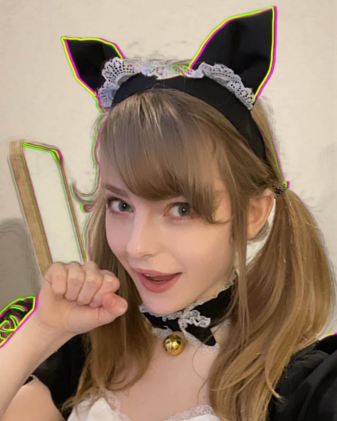 Ella Freyaのインスタグラム：「Which one do you prefer ? Cosplay Ella or natural Ella ? There is no wrong answer ^^」