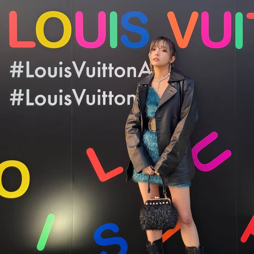 mam（まむ）のインスタグラム：「🤍💛💙❤💚🖤 一足先にお邪魔してきました😼@louisvuitton  #louisvuitton  #louisvittonand」