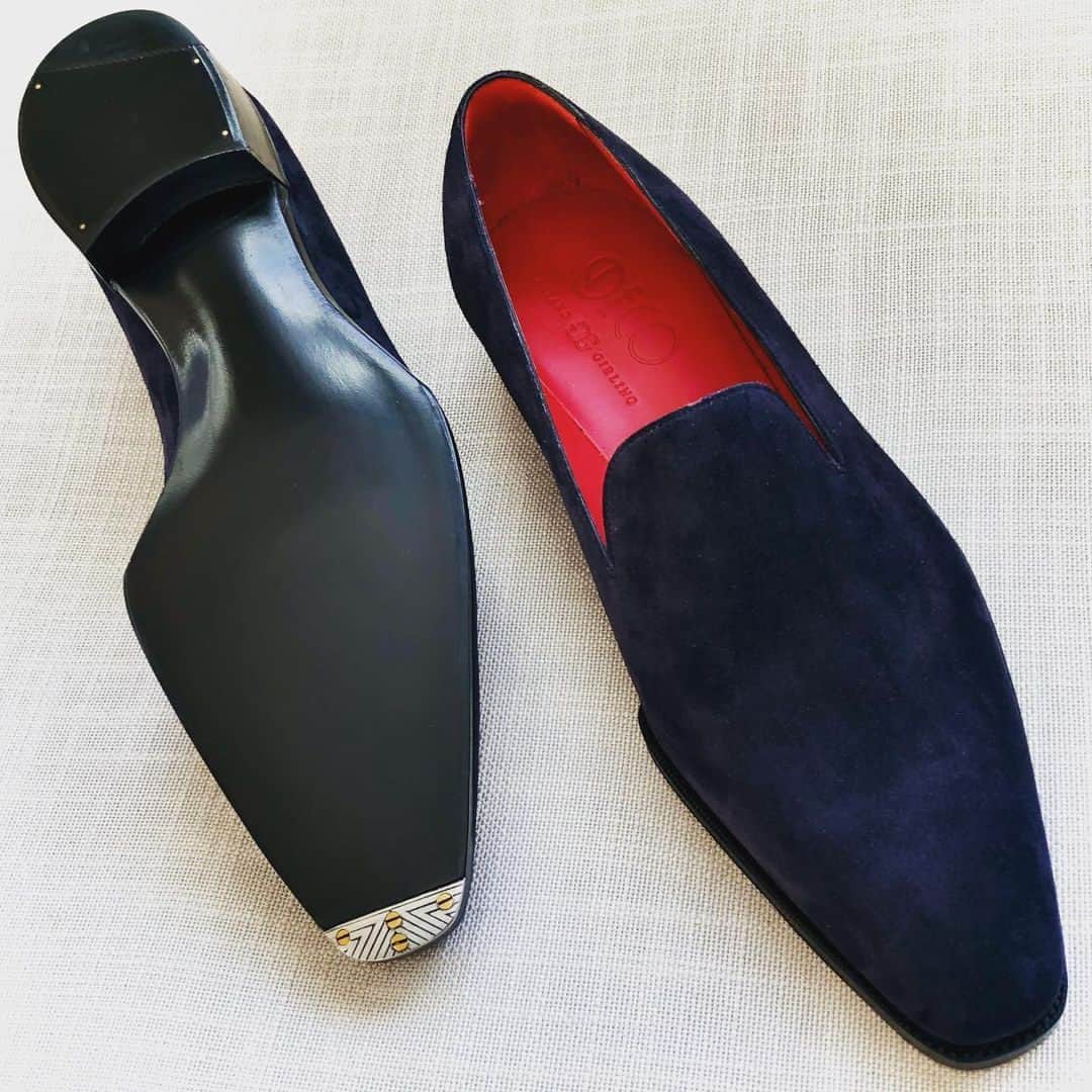ガジアーノ&ガーリングさんのインスタグラム写真 - (ガジアーノ&ガーリングInstagram)「Gaziano Girling - Blue Suede Shoes (Ellington) . . . . . . . . Photo Credit: @thelouchelife #menstyle #classicshoes #elegantshoes #handwelted #handmadeshoes #classicfootwear #stylish #shoemaker #mensfootwear #bespokemakers #fashion #brspokemakers #bespokeshoes #mensfashion #madeinengalnd  #mensshoes #menswear #shoesoftheday #shoestagram #shoestyle  #shoes」3月19日 4時08分 - gazianogirling