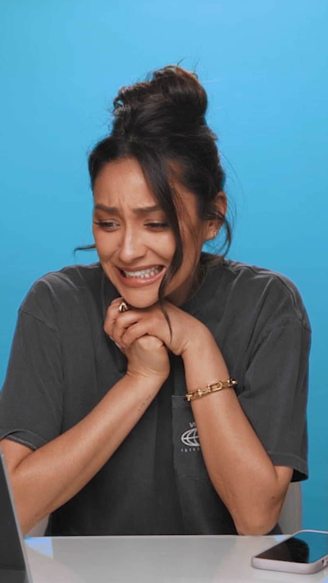 シェイ・ミッチェルのインスタグラム：「Link in bio ☝🏼」