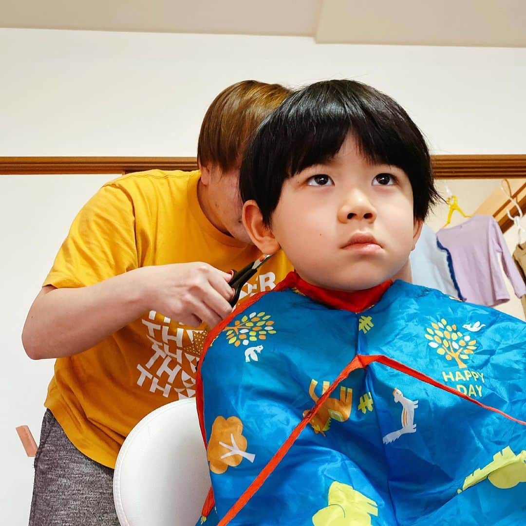太陽チャンネルのインスタグラム：「髪切るばい！！✂️」