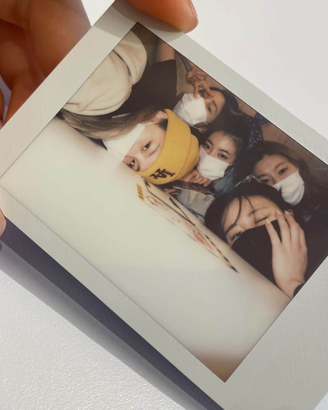 ITZYさんのインスタグラム写真 - (ITZYInstagram)「지금까지 ITZY 팀을 하며 가장 힘이 되어주고 언제나 제 곁에 있어 주는 고마운 우리 멤버들 내 옆에서 가장 힘이 되어준 있지! 넌 날 믿지- rj  #ITZY_MIDZY #믿지챌린지 #MIDZY_Challenge」3月19日 16時52分 - itzy.all.in.us