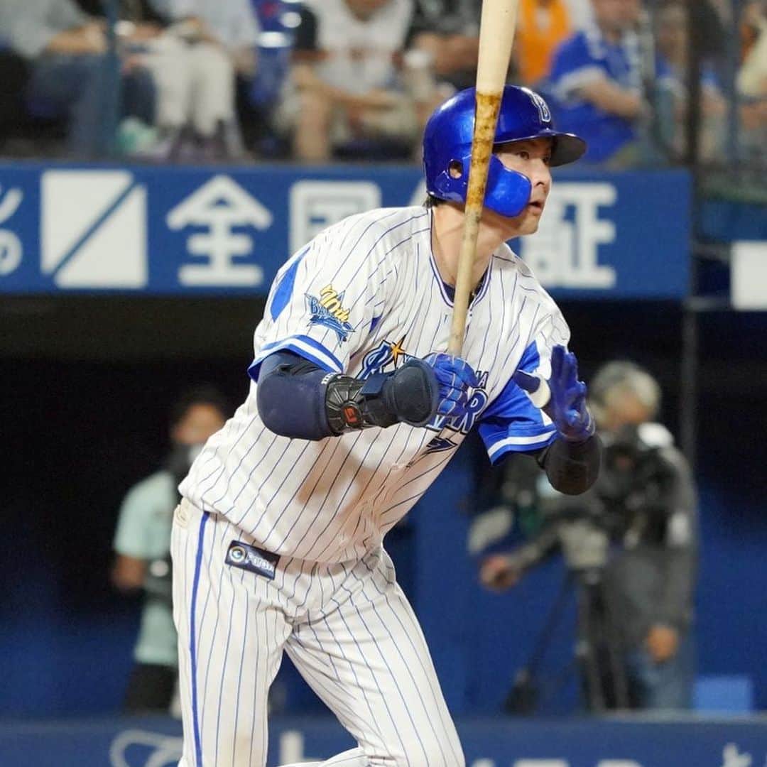 石川雄洋のインスタグラム：「皆さんご存知かと思いますが、今朝報道があったように16年間のプロ野球生活が今日で終わります。 素晴らしいファンや先輩方、仲間達と過ごした幸せな時間を、次の人生に生かして石川雄洋らしく生きて行きたいと思います。  本当に16年間応援ありがとうございました。  #石川雄洋 #横浜denaベイスターズ  #引退」