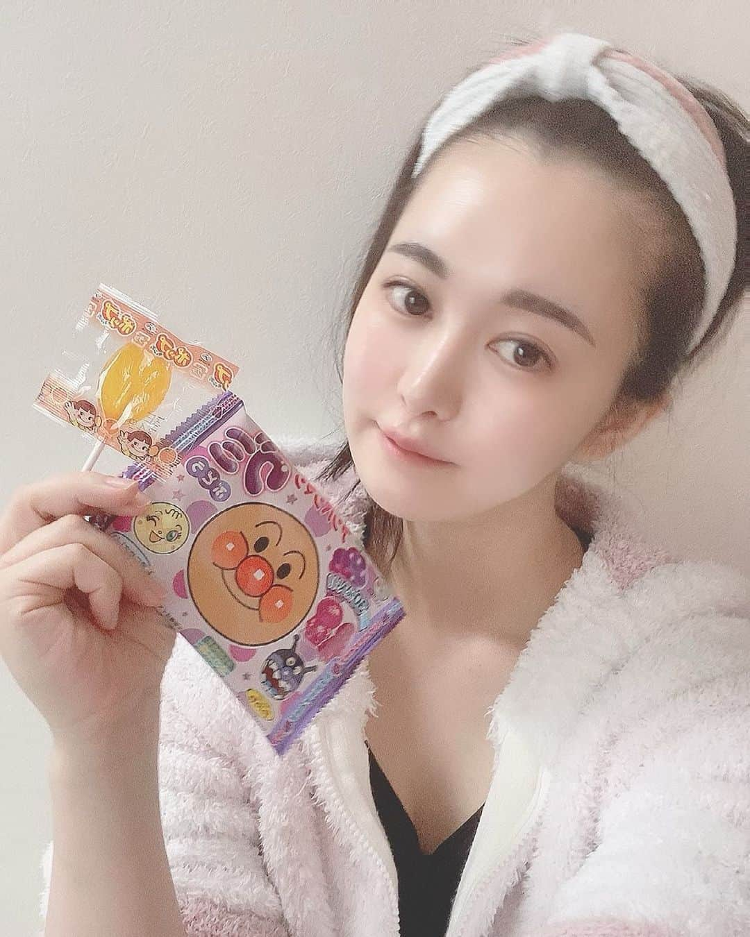 伊藤しずなさんのインスタグラム写真 - (伊藤しずなInstagram)「早めにお風呂入るのしあわせ🛁 今からおこちゃまみたいなおやつ食べるよ   #ミスiD2021  #グラドル自画撮り部   #ミスiD2021  #ミスiD2021ファイナリスト #声優 #グラドル自画撮り部  #カメラマンさん募集 #カメラマンさんと繋がりたい #撮影会 #水着 #水着姿 #水着女子 #グラビアDVD  #竹書房 #オフショット #イメージDVD  #クラブハウス #clubhouse  #あざとい #あざとい系女子 #ピンク #お風呂 #お風呂上がり #あんぱんまん #グミ #あめ #飴 #あめちゃん #ぺこちゃん #おでこ #ジェラピケ」3月19日 17時29分 - shizuna_itoh