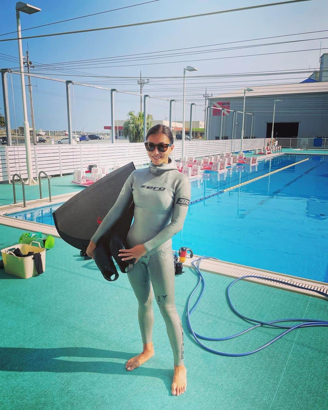 のインスタグラム：「プールの水温も少しずつ上がってきて、プールトレーニングもやりやすい季節になりました✨ これからトレーニング頑張ろう✊✨ #freediving #apnea @zero_wetsuits」