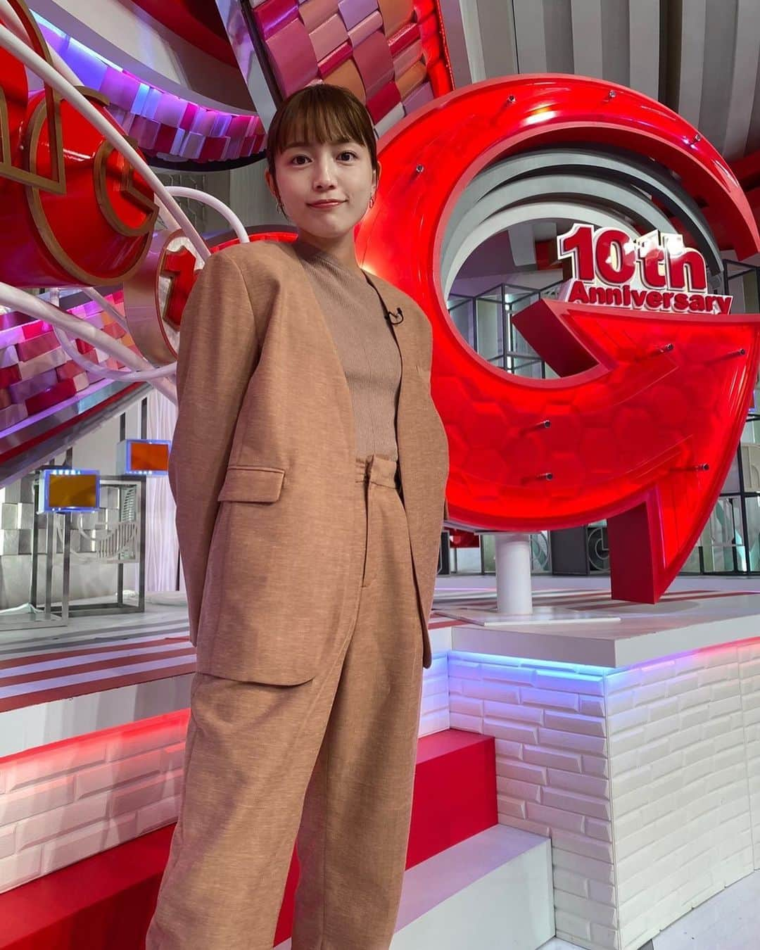 日本テレビ「Going!Sports&News」さんのインスタグラム写真 - (日本テレビ「Going!Sports&News」Instagram)「◾️先週の#川口春奈 キャスター◾️﻿ ﻿ ﻿ ワントーンコーデ😍﻿ ﻿ 『10周年スペシャルキャスター』の川口春奈さん。﻿ キャスターとしてもうすぐ1年！﻿ 1年が早いものです…﻿ ﻿ ﻿ #Going #ゴーイング﻿ #日テレ﻿ #スポーツニュース﻿ ﻿ #上田晋也 #川口春奈 #江川卓﻿ #後藤晴菜 #弘竜太郎 #杉野真実」3月19日 14時50分 - going_ntv