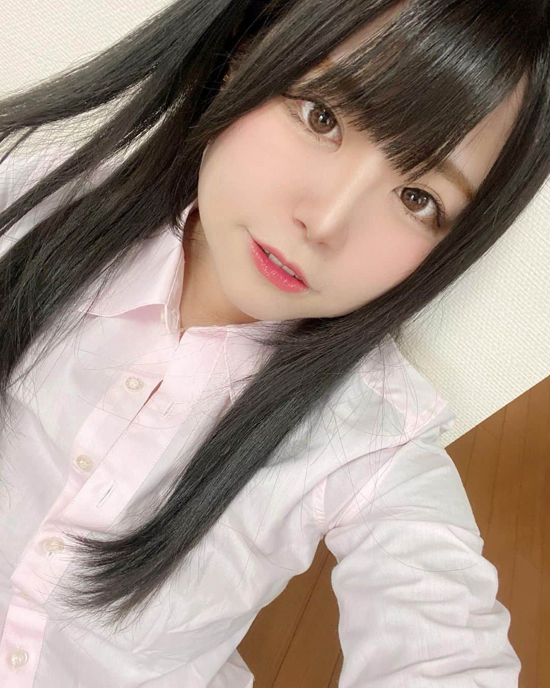 川瀬杏南さんのインスタグラム写真 - (川瀬杏南Instagram)「お久しぶりです。 また気持ち新たに頑張ります！ #黒髪 にしました。」3月19日 15時34分 - alcohol_anna