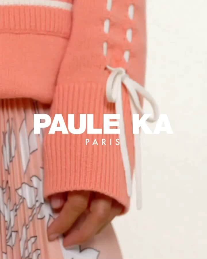 ポールカのインスタグラム：「SOFT KNITWEAR - À chaque saison, Paule Ka renouvelle ses mailles intemporelles et apporte une touche d’éclat à ses classiques. - Each season Paule Ka renews its timeless knits and adds a touch of sparkle top its classics. - #pauleka #cachemire」