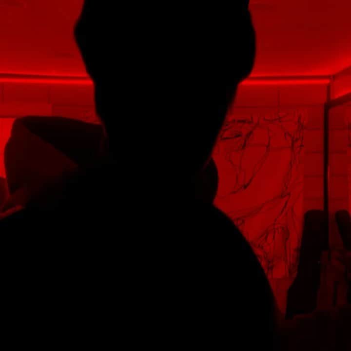 シンバのインスタグラム：「🧛」