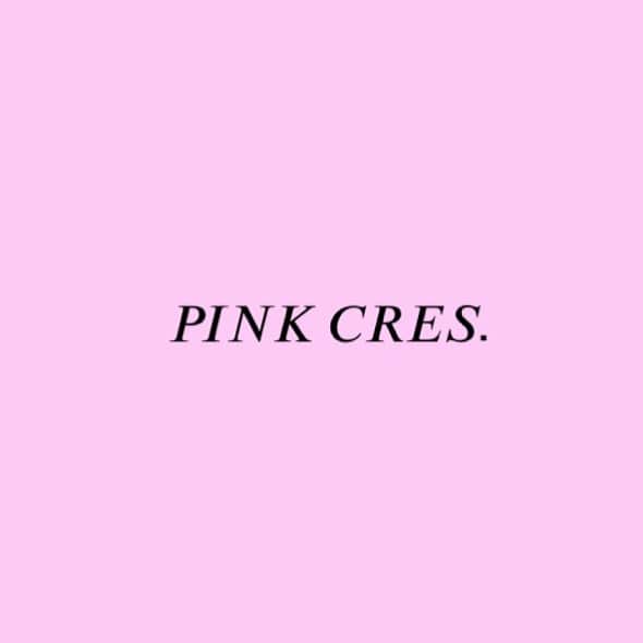 夏焼雅のインスタグラム：「いつもPINK CRES.を応援していただきありがとうございます。﻿ PINK CRES.は2021年6月30日をもって解散することになりました。 ﻿ 突然の発表となってしまったことをお詫び致します。﻿ 昨年、メンバーの小林ひかる、二瓶有加から次の目標や夢のために新たな道を進みたいと申し出がありました。﻿ ファンの方々の気持ちやオーディションを受けてくれた方々の思いなどを考え悩みましたが、2人の意思を尊重し、新しい夢を応援したいという思いからグループ活動を終了するという結論に至りました。﻿ ﻿ 私、夏焼雅は個人として歌を中心に引き続き活動を続けてまいります。﻿ これまで応援していただいた皆様には、 心から感謝の気持ちでいっぱいです。﻿ ﻿ 本当にありがとうございます。﻿ ﻿ 最後まで全力で活動していきますので、 引き続き PINK CRES.の応援をよろしくお願い致します。﻿ ﻿ ﻿ 夏焼雅」