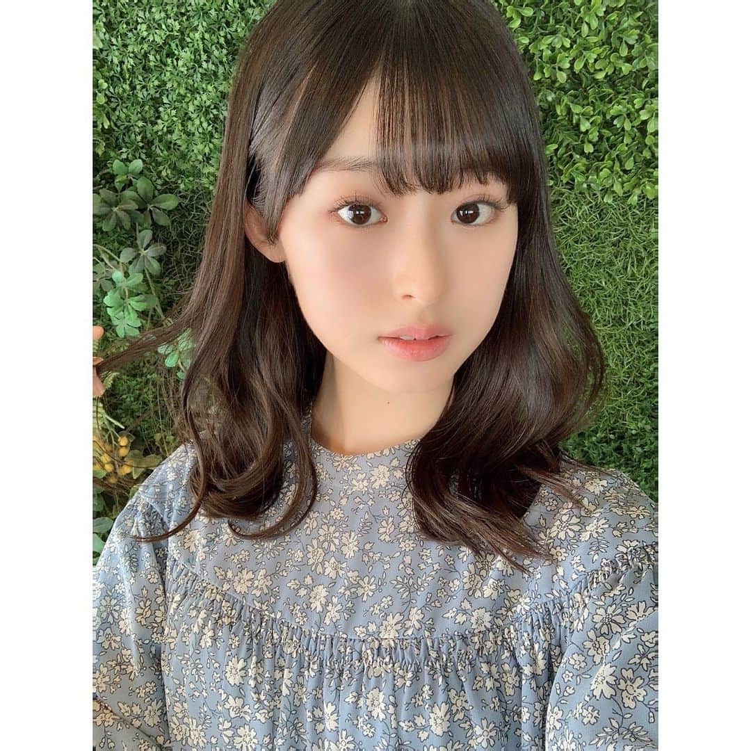 井本彩花さんのインスタグラム写真 - (井本彩花Instagram)「. ヘアメンテナンス〜😊 @ryo_wakasugi  さんのところで、 前髪カットとトリートメントで綺麗になりました✨✨ 髪の毛トゥルントゥルン~😙❤️  今日は気持ちよかったので沢山歩きました(ง ˙˘˙ )ว いい運動になった〜✌️  #井本彩花」3月19日 18時22分 - imoto_ayaka_official