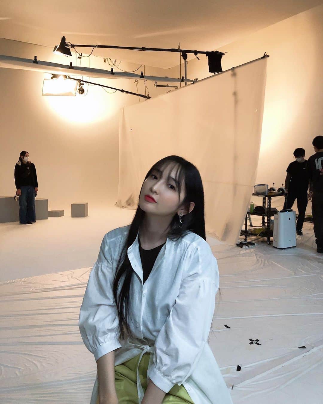 のインスタグラム：「🌼 #촬영중 #撮影中」
