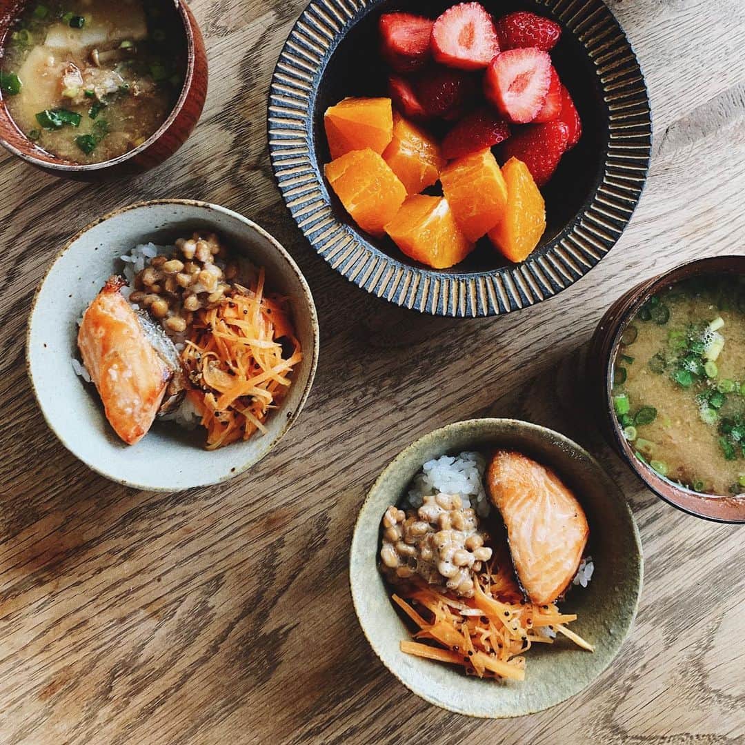 宇藤えみのインスタグラム：「朝ごはん。 今日は早く寝ます。  #暮らし#朝ごはん」
