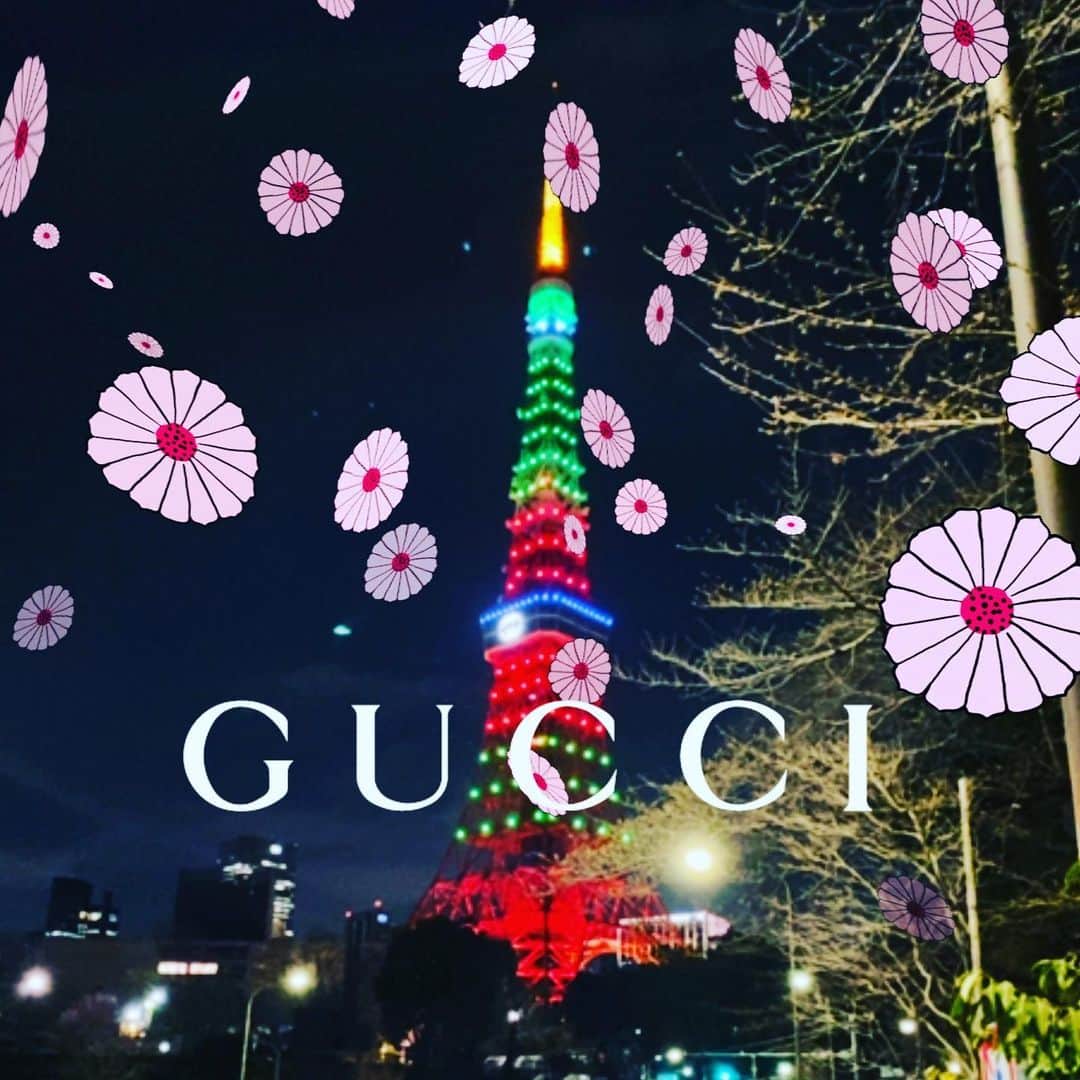 蛯原友里さんのインスタグラム写真 - (蛯原友里Instagram)「・  #GucciHanami  東京タワーがGucci色だよ〜❤︎  今日と、次に見られるのは26日の金曜日‼︎  素敵な夜でした🗼  @gucci」3月19日 20時41分 - yuri_ebihara