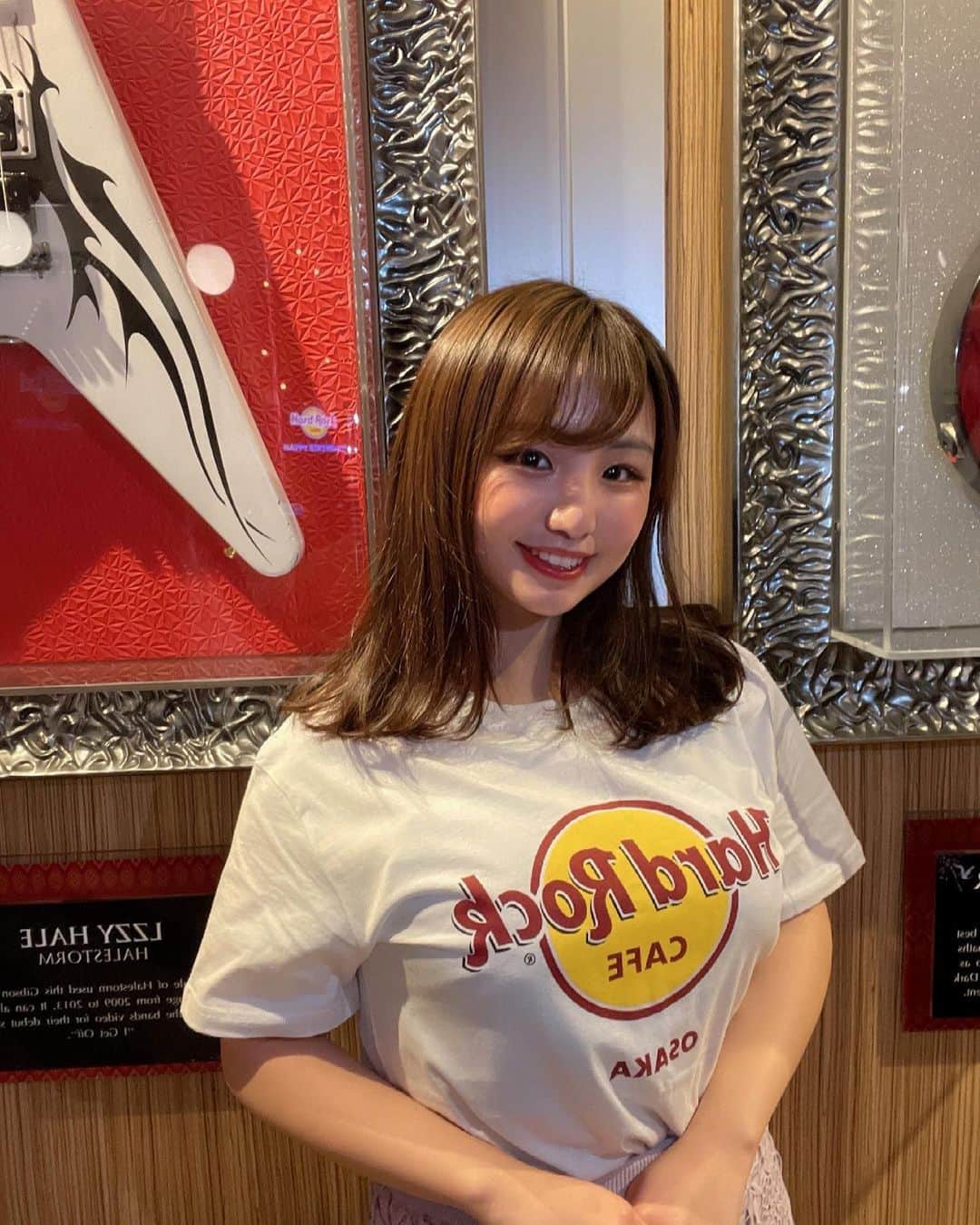 CHERIさんのインスタグラム写真 - (CHERIInstagram)「Hardrock cafe Tshirts 可愛いよね💓  前の投稿、ミスいちごでハードロックカフェに遊びに行った際に、ハードロックTシャツもきたよ🥰  #ハードロックカフェ#ハードロックTシャツ#hardrockcafe#hardrocktshirt #大阪#ユニバーサルシティウォーク#ユニバーサルシティ」3月19日 21時22分 - hi_cherish.gram
