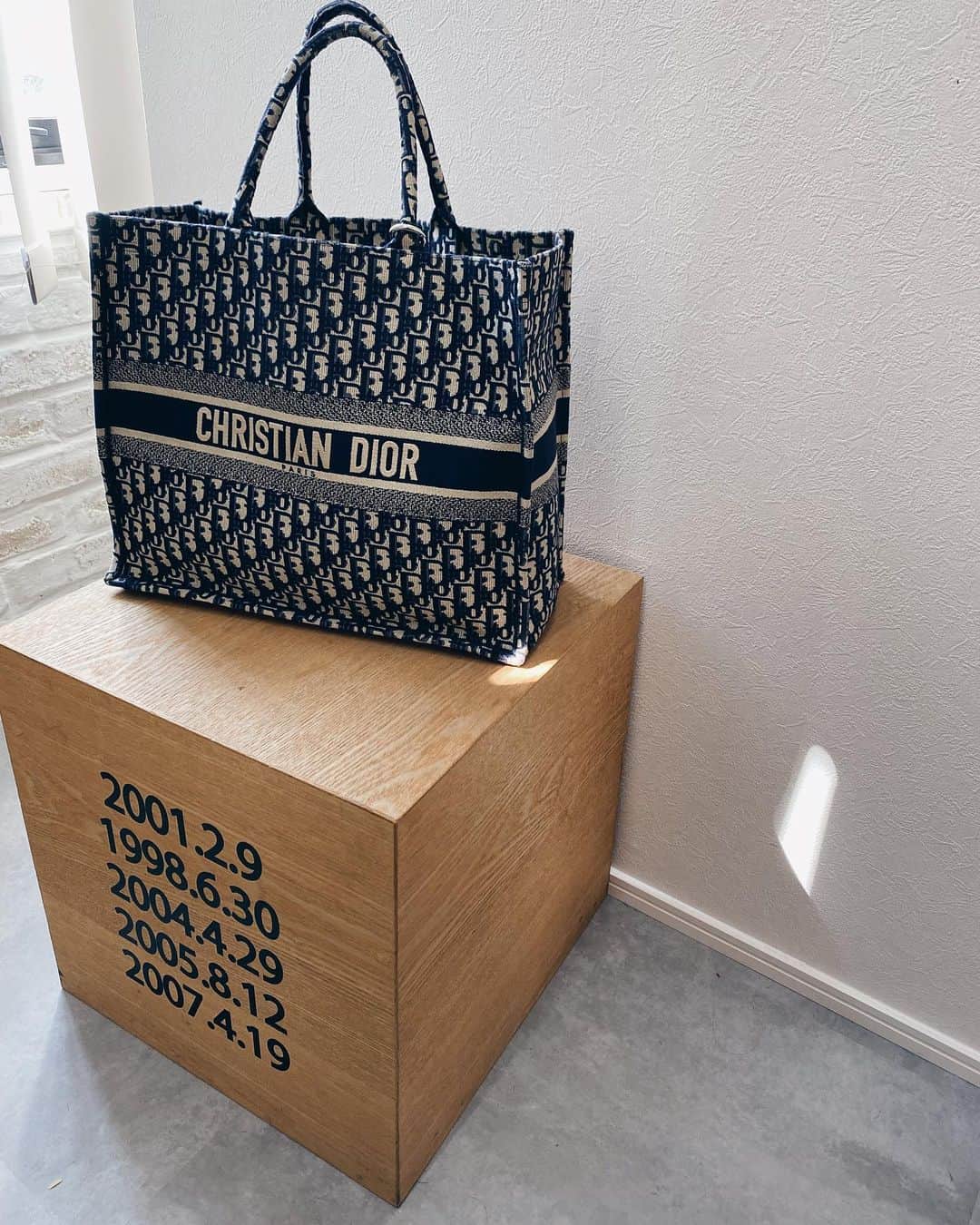 谷口紗耶香のインスタグラム：「@dior  #ロゴ萌え」