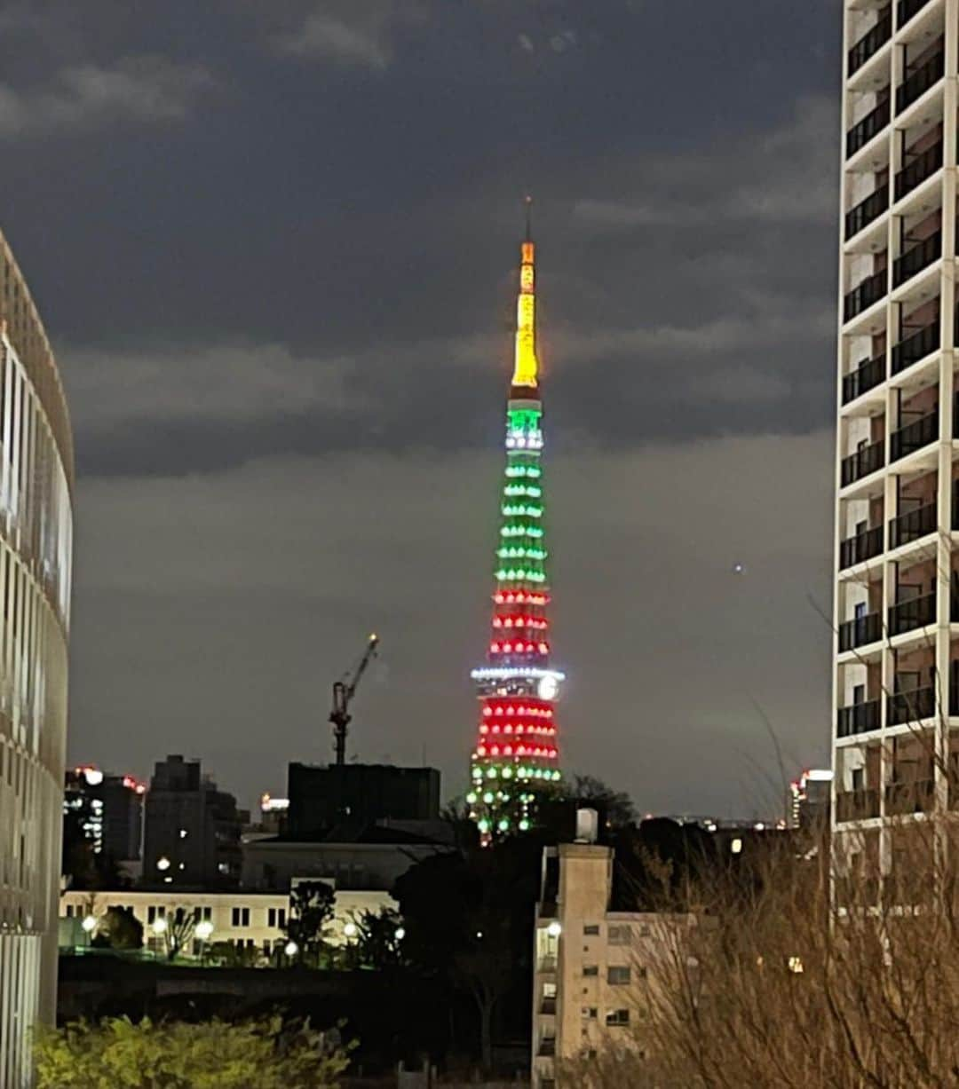 伊藤蘭さんのインスタグラム写真 - (伊藤蘭Instagram)「🗼﻿ 今夜の東京タワー﻿ こんな感じでした✨﻿ ﻿ ゆっくりおやすみください👋🌙✨﻿ ﻿ #伊藤蘭﻿ #東京タワー﻿ #ライトアップ﻿ #綺麗✨﻿ #GUCCI﻿ #ブランド創設100周年﻿ #スペシャルライトアップ﻿ #目の保養﻿ #ラッキー﻿ #金曜日の夜﻿ #まだまだ気をつけながら﻿ #素敵な週末を」3月20日 0時44分 - ranito_official