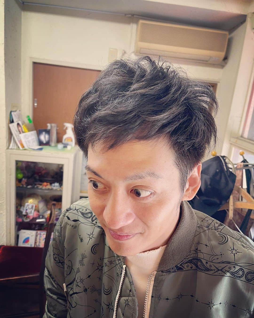 杉本知香さんのインスタグラム写真 - (杉本知香Instagram)「スッキリ😆😆😆✂️✨  #中目黒美容室 #とろサーモン村田#とろサーモン #パタパタママ木下 #パタパタママ#水曜日のダウンタウン  #スチール哲平 #まんぷく#塩軍団」3月20日 10時34分 - sugimotoc