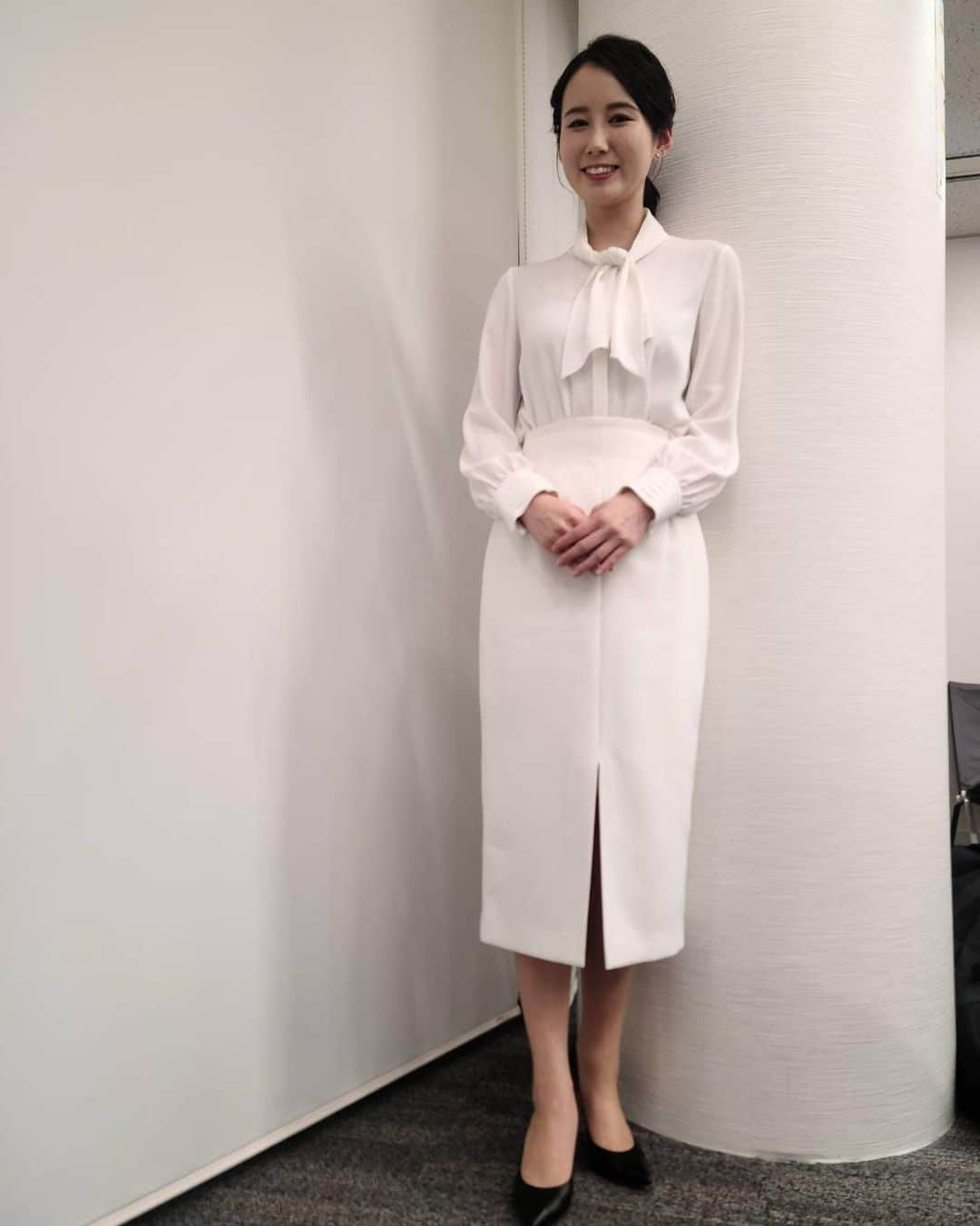 森川夕貴さんのインスタグラム写真 - (森川夕貴Instagram)「Outfit 1.BORDERS at balcony  2. BEIGE 3. Skirts: La boutique BonBon   Tops:ANAYI  #衣装　#ボーダー　#春コーデ　報道ステーション　#森川夕貴」3月20日 10時46分 - yuuki.morikawa_ex