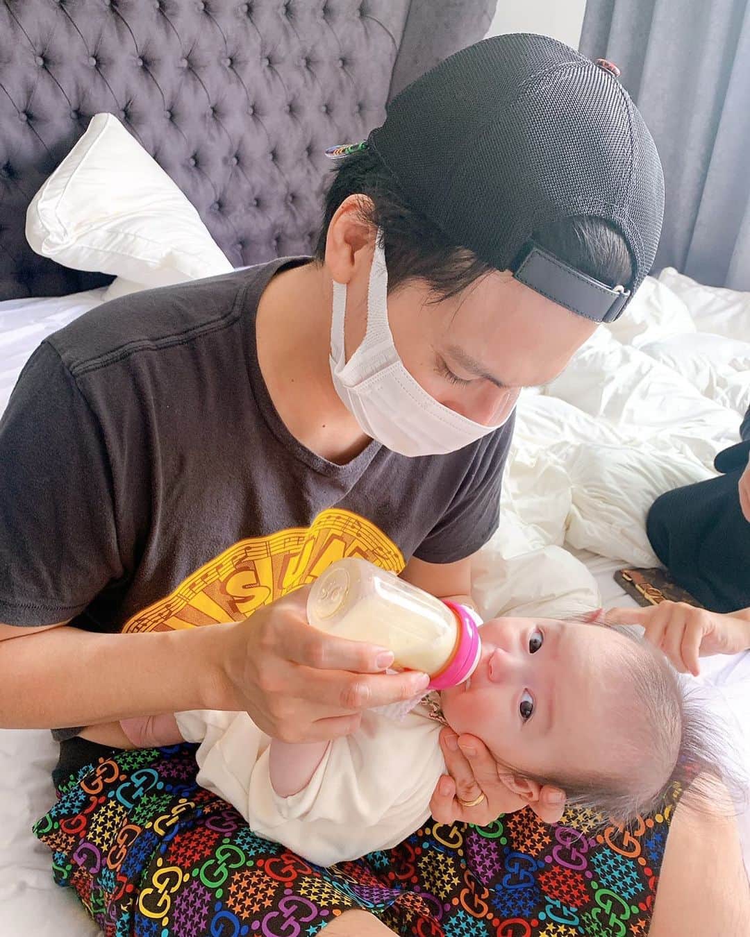 アレクサンダーのインスタグラム：「カメラ目線❤️ 可愛いこ❤️😍」